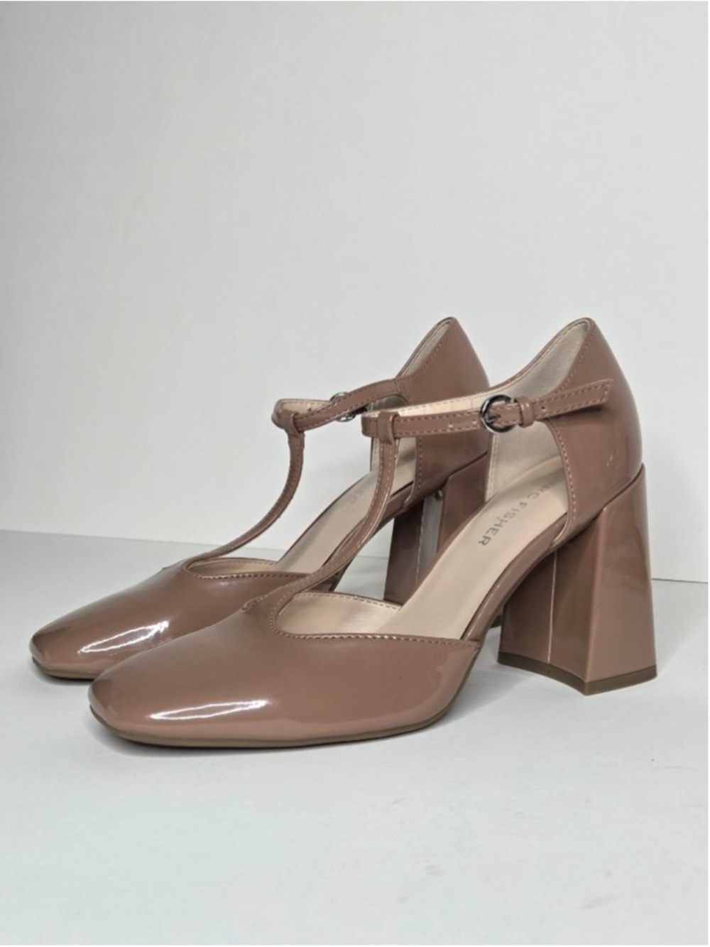 Marc Fisher Nude Cyrene T-Strap Block Heel Pumps Women's Size 6.5 Tan Leather